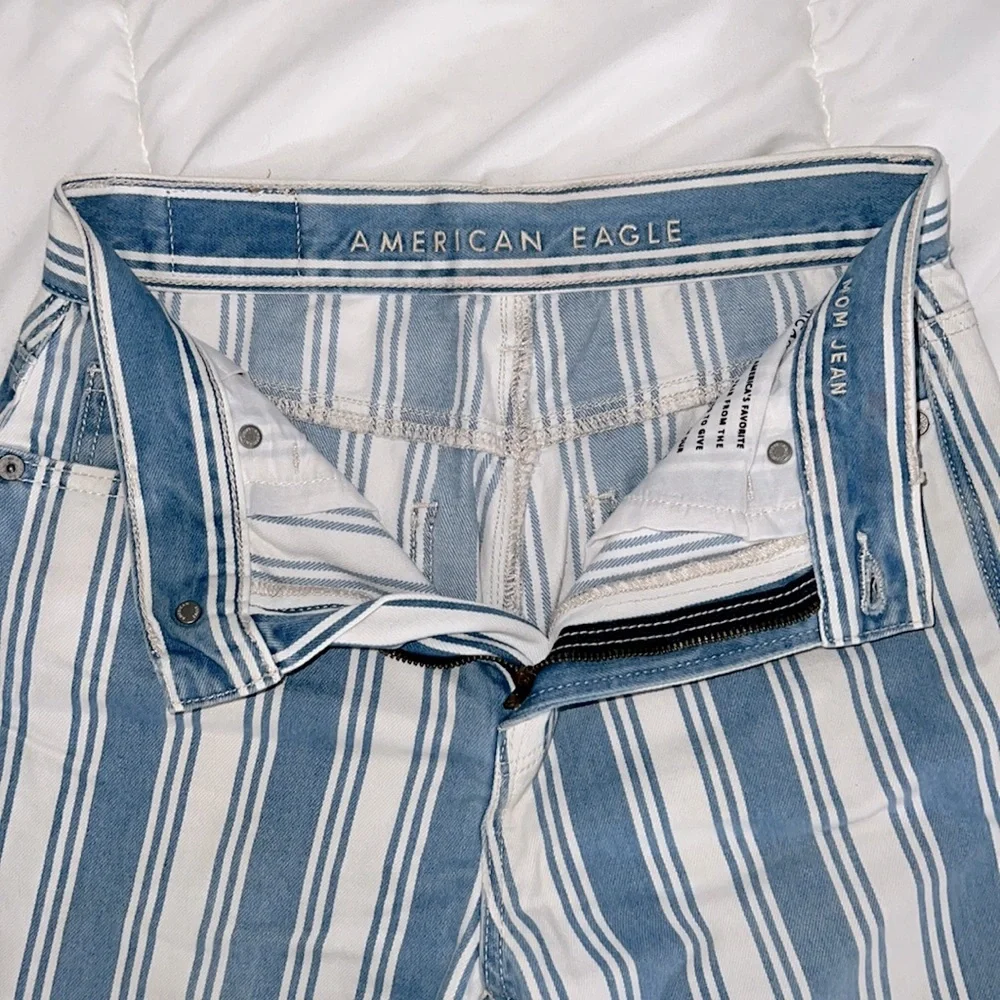 AMERICAN EAGLE STRIPED MOM JEAN - Picture 3 of 7